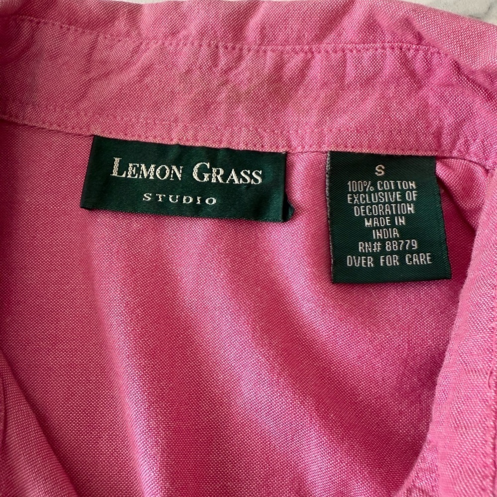 Lemongrass Studio Pink Button up blouse with Embroidered Roses. Size small - Picture 6 of 7
